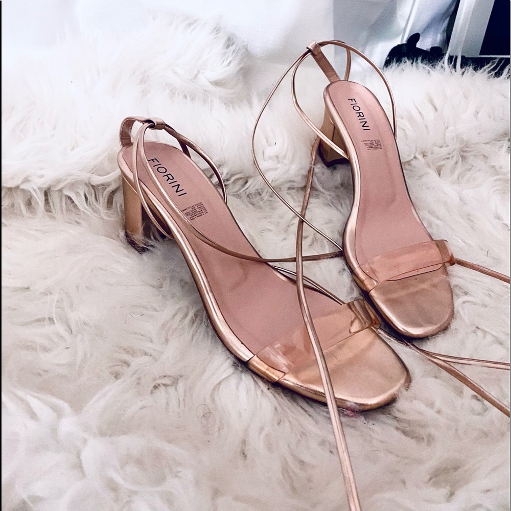 Colombian wrap heels
